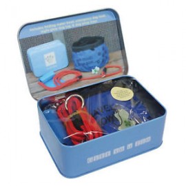 Gift in a tin costurero